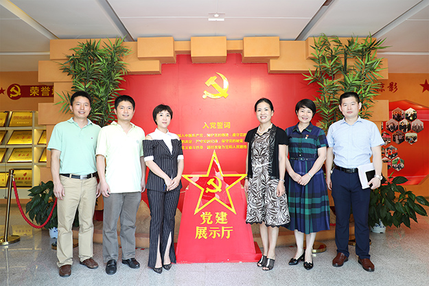 湖南省市場監(jiān)督管理局知識產(chǎn)權保護處副處長周衛(wèi)東一行蒞臨綠之韻調(diào)研指導