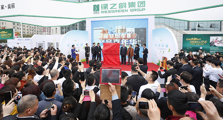 致敬創(chuàng)業(yè)時(shí)代：《成功之路》峰會(huì)首發(fā)，胡國安董事長現(xiàn)場簽售火爆全場