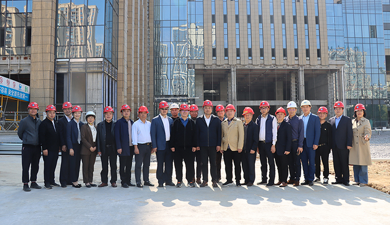 中共安化縣委副書記、縣長潘文劍一行蒞臨綠之韻中心走訪調(diào)研