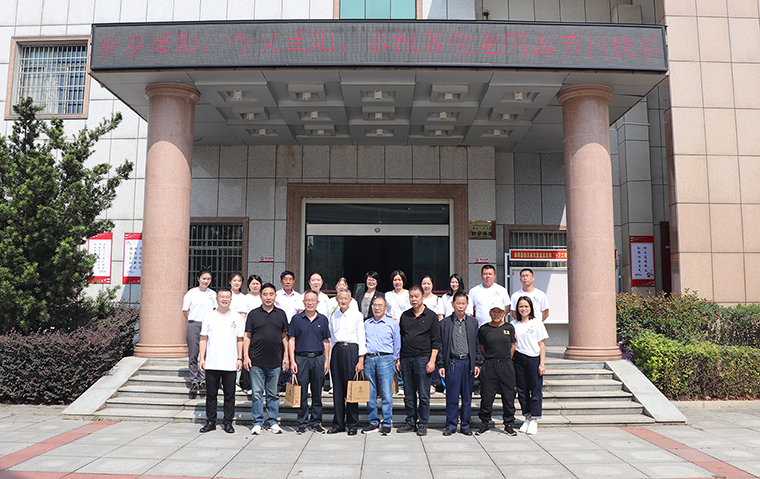 綠之韻集團黨委開展“傳承溫暖與關(guān)懷”主題黨日活動