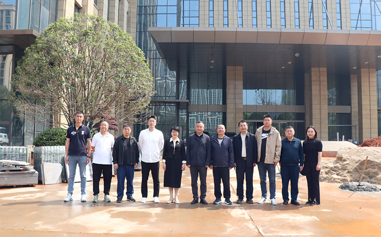 中共長(zhǎng)沙市委統(tǒng)戰(zhàn)部副部長(zhǎng)李佑明一行蒞臨綠之韻中心走訪調(diào)研