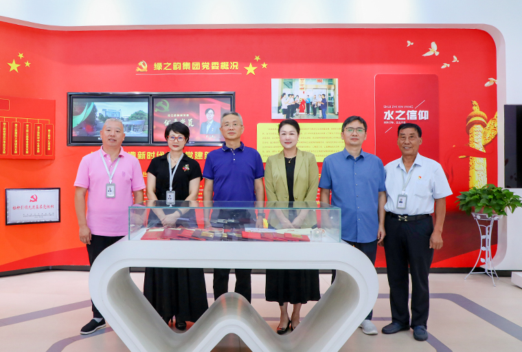 瀏陽(yáng)經(jīng)開區(qū)管委會(huì)負(fù)責(zé)同志孫春華一行蒞臨綠之韻集團(tuán)參觀調(diào)研