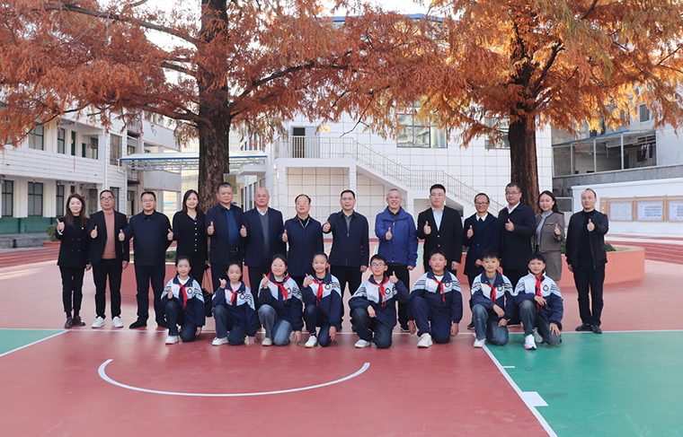 綠之韻捐贈(zèng)20萬善款助力鄉(xiāng)村教育，700套“可躺式課桌椅”讓孩子舒心午睡