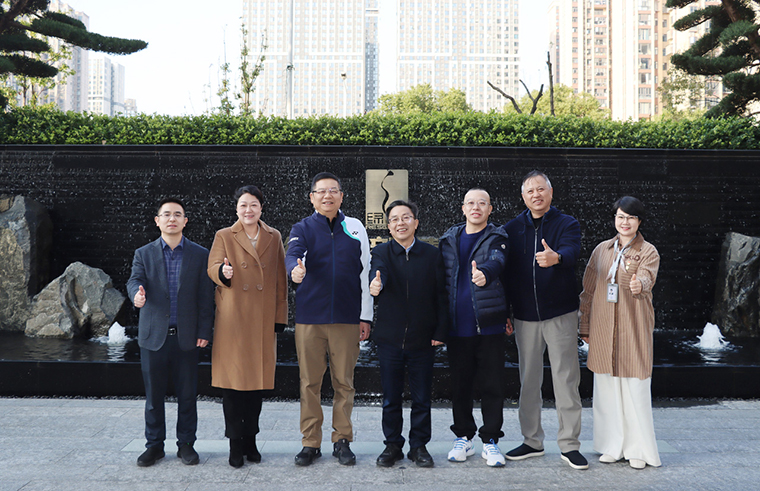 湖南省政協(xié)副主席賴(lài)明勇一行蒞臨綠之韻中心宣講黨的二十屆四中全會(huì)精神并調(diào)研企業(yè)發(fā)展